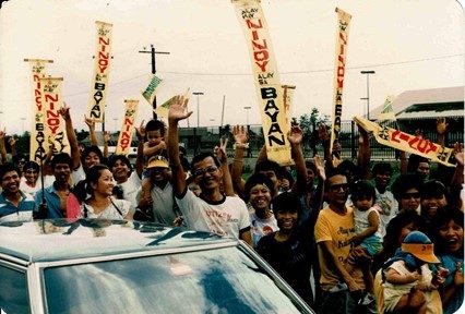 [FALSE] Bayaran ang mga taong lumahok sa EDSA People Power Revolution noong 1986
